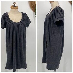 Tiana B Jersey L Knit Short Sleeve Pullover Shift Dress Pockets Comfortable Grey